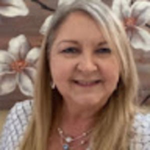 Meet your Posher, Debra